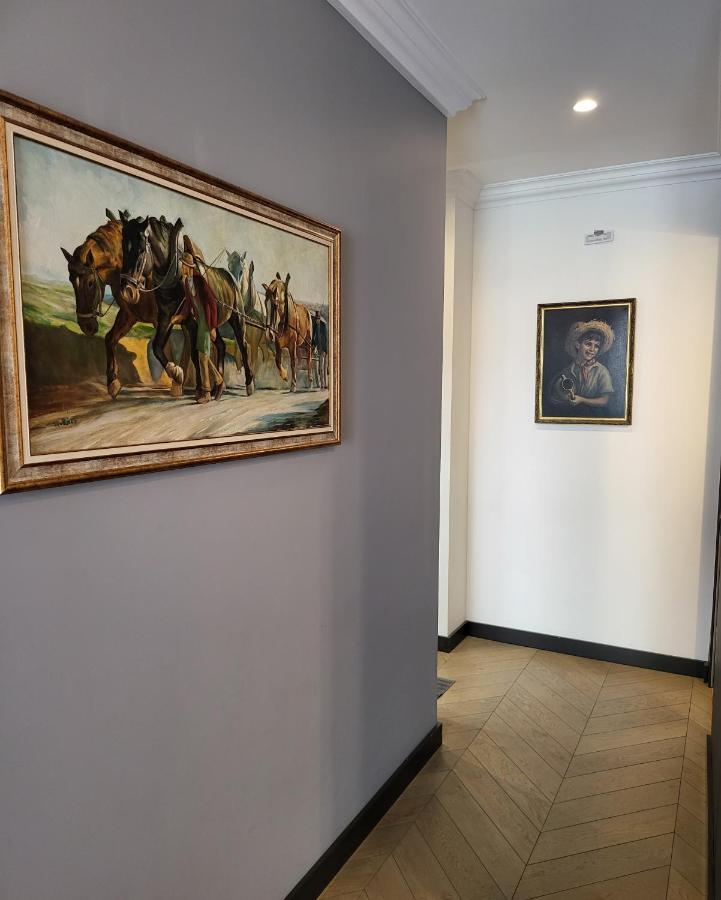 Happy Inn Presidential, Self Check-In, Parking In The Underground Garage VNO Buitenkant foto
