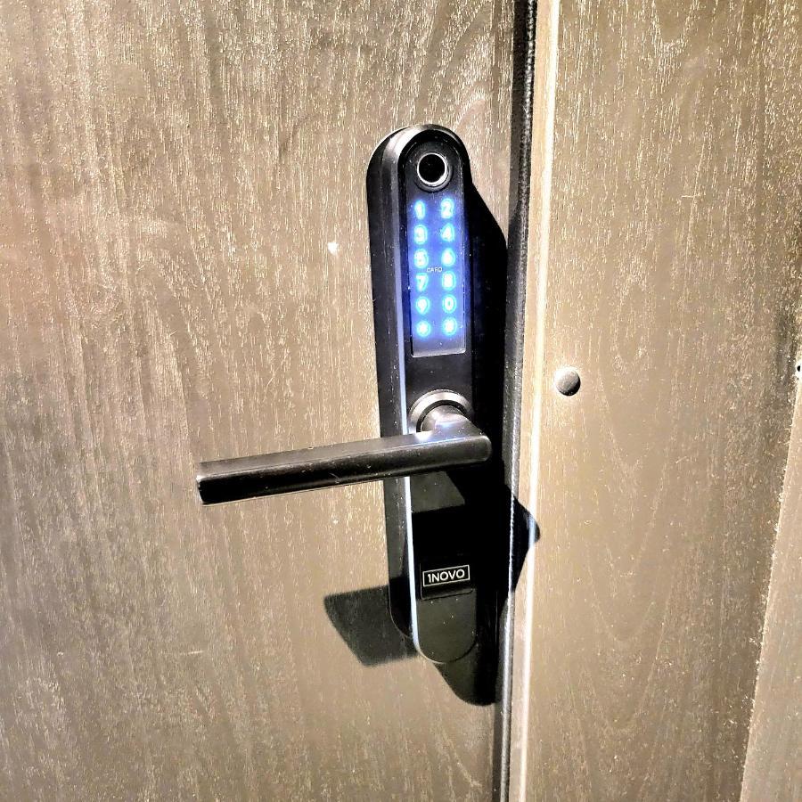 Happy Inn Presidential, Self Check-In, Parking In The Underground Garage VNO Buitenkant foto