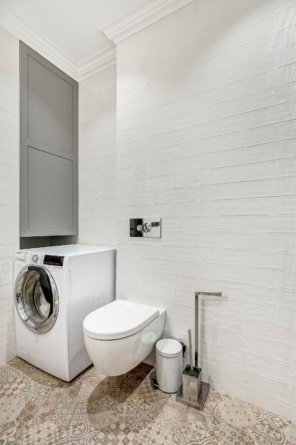 Happy Inn Presidential, Self Check-In, Parking In The Underground Garage VNO Buitenkant foto
